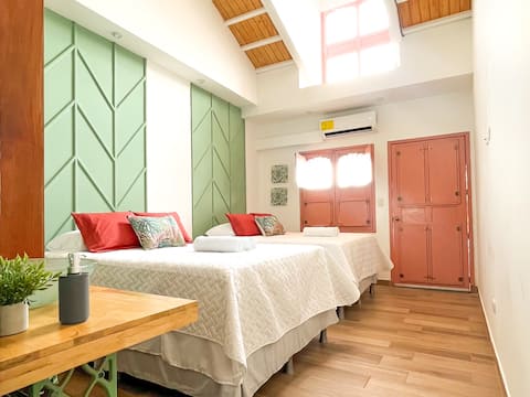 Casa Flores City Center Lake View AC 7 Guest