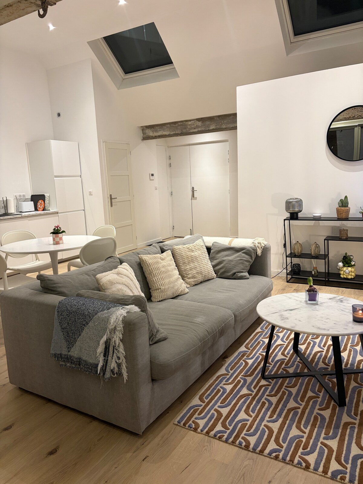 Airbnb performant: Modern loft overlooking the city with loggia à Tourcoing