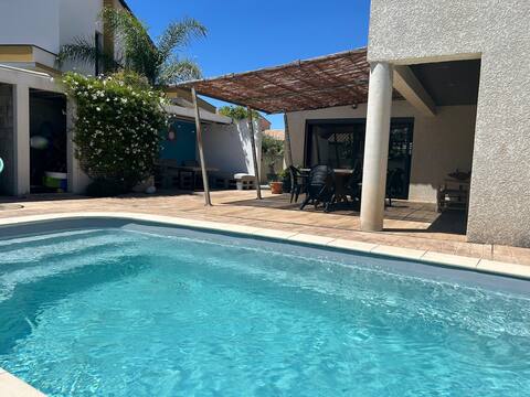 Sumptuous villa with pool - 10 min from the beach