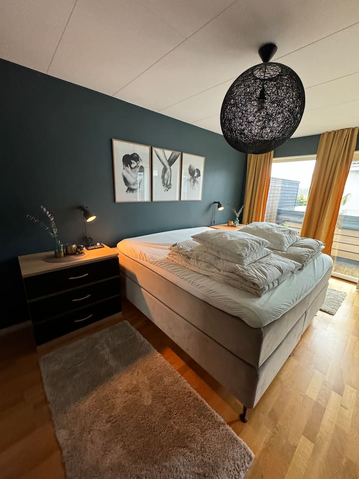 Schlafzimmer 1