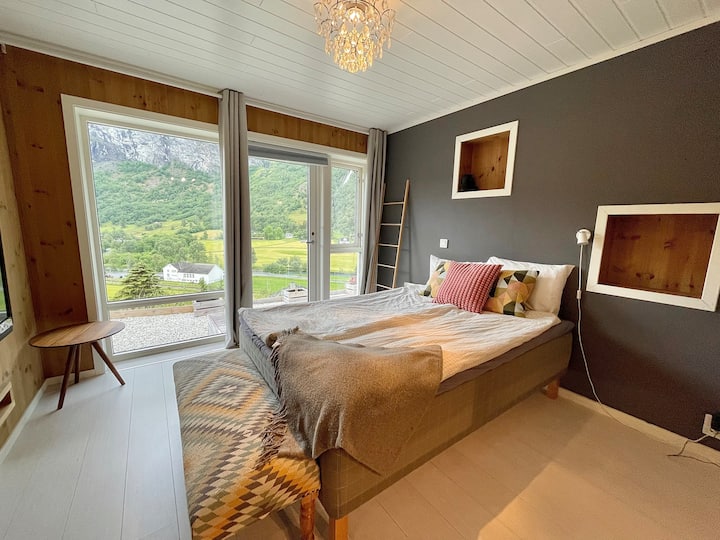 宽140厘米双人床 