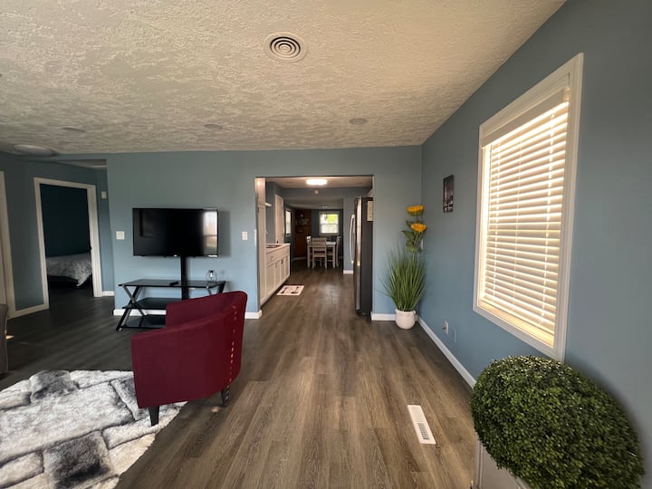 Casa Della Nonna (Main + Basement) - Sioux City, IA