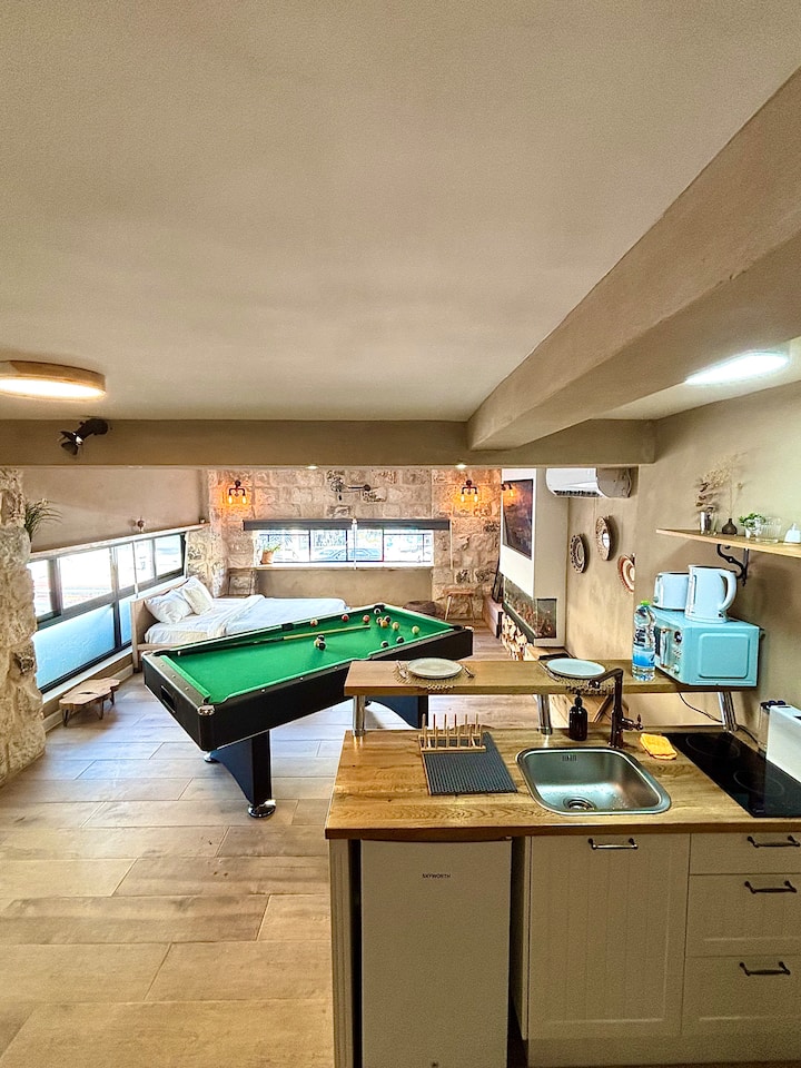 Bankers Historic Hotel — Vault Billiard Studio — 2