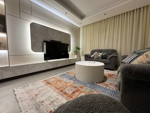 Built-in 2 luxurious modern rooms apartment with a prime location