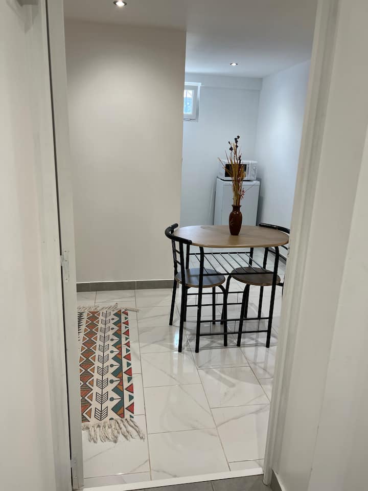 Studio Entier Dans Une Maison - Saint-Denis, France