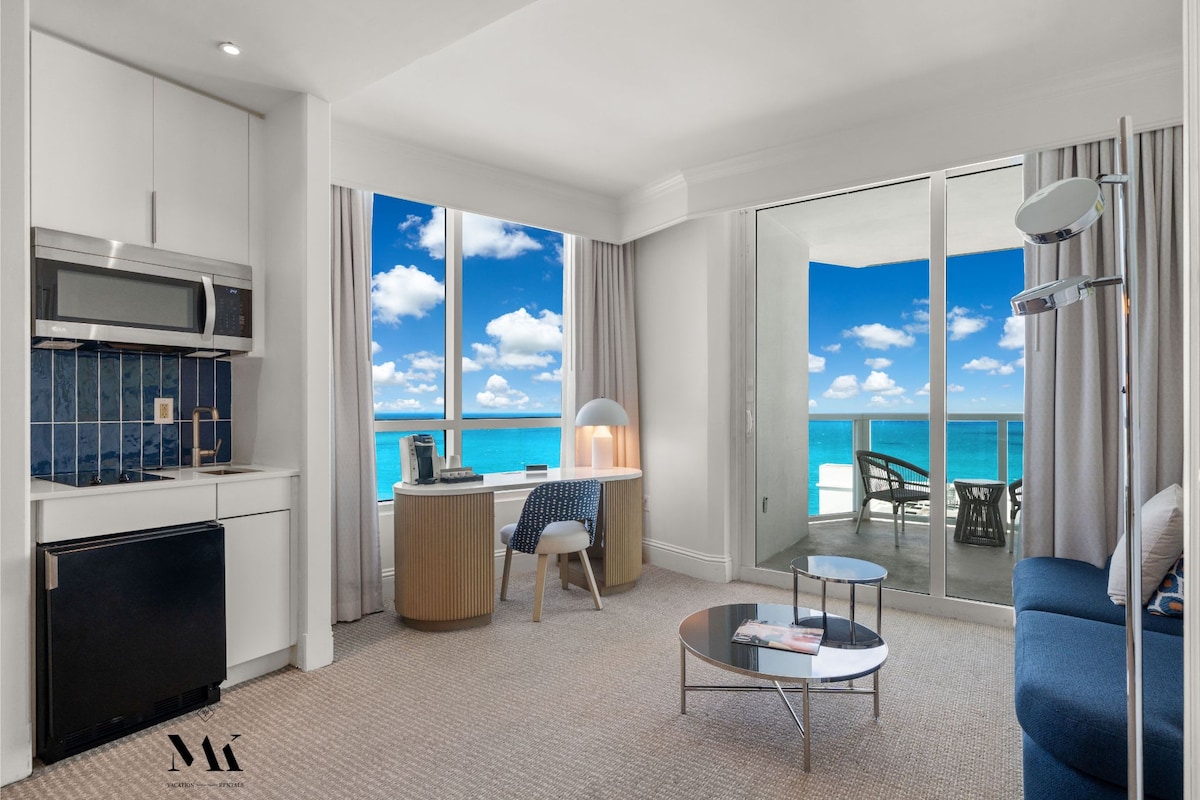 FontaineBleau|High Floor w/ Striking Beach Views