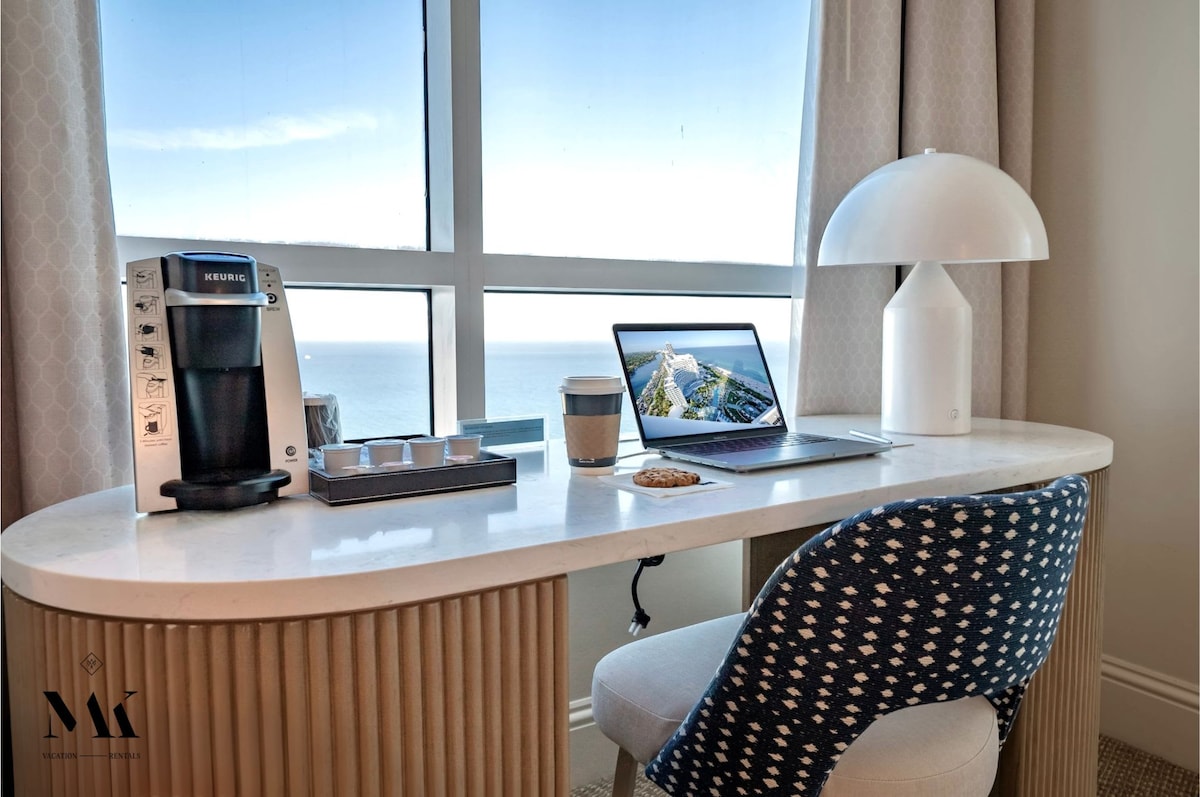 FontaineBleau|High Floor w/ Striking Beach Views