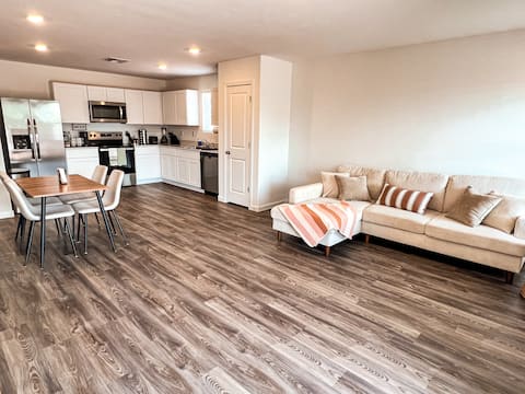 Successful Airbnb property: Full Kitchen • 3 Smart TVs • Pets OK • Outdoor BBQ in Casa Grande
