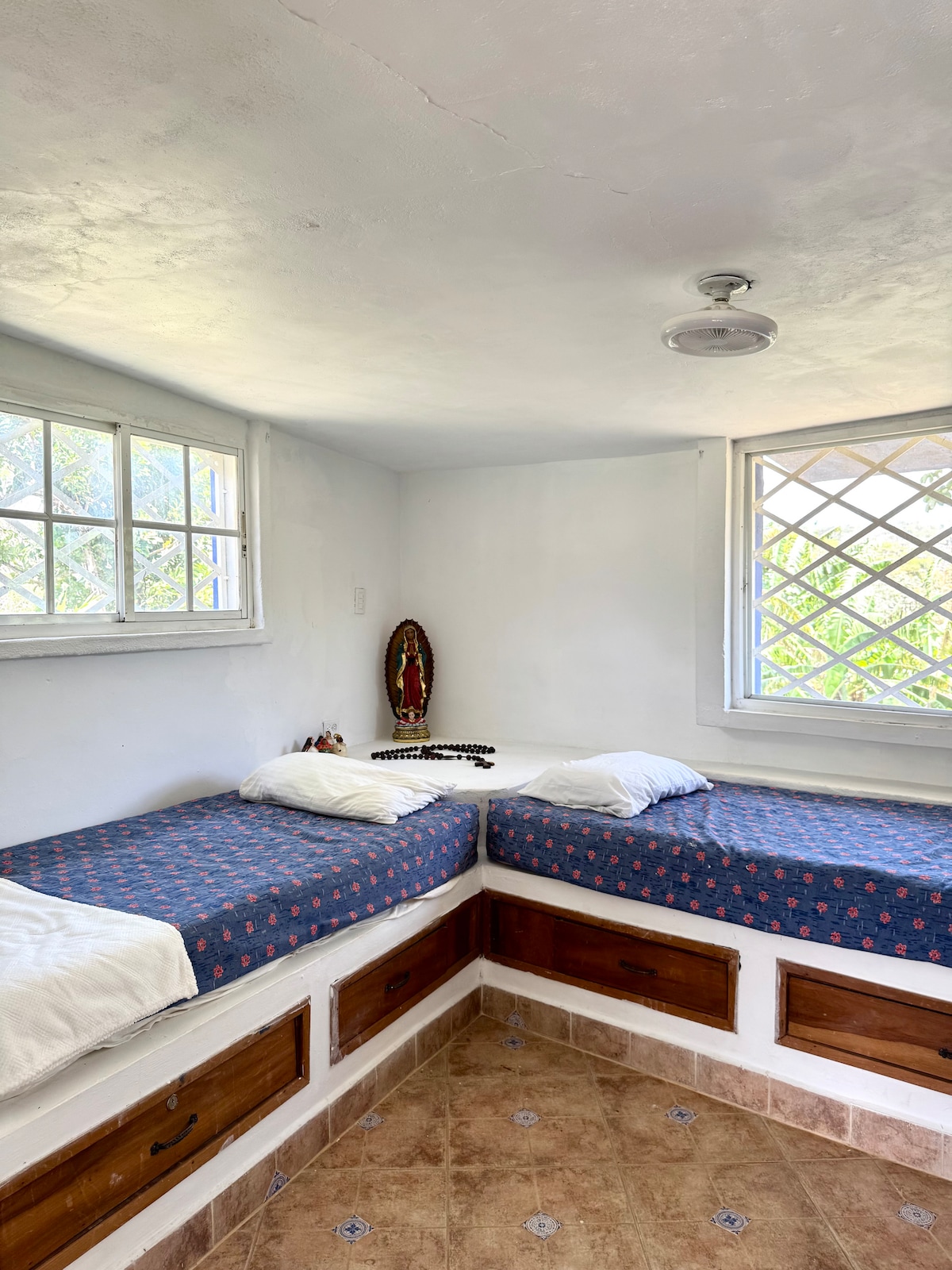 Dhomë ferme - 2 krevate dopio - ka ajër të kondicionuar. 