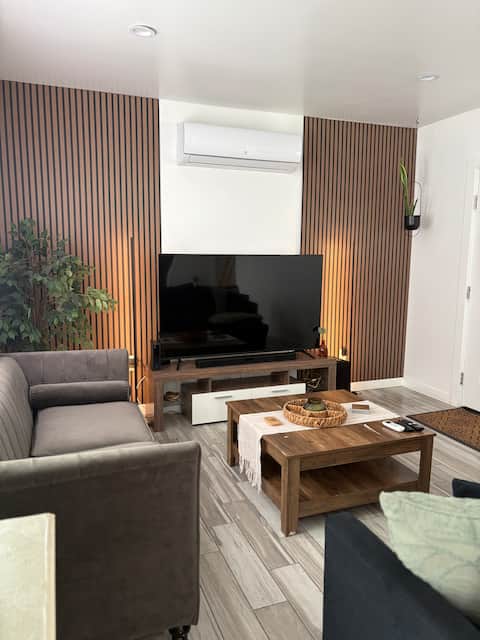 Stylish Home Near DTLA & Disney w/ Mini Golf+EV