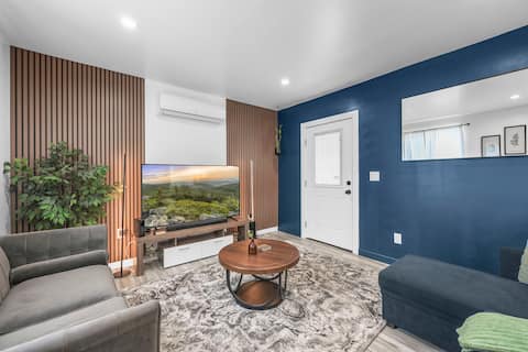 Stylish Home Near DTLA & Disney w/ Mini Golf+EV