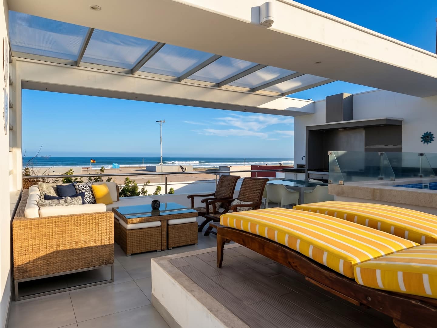 Ocean-view terrace and private pool at AUREN Beach House in Cala del Mar