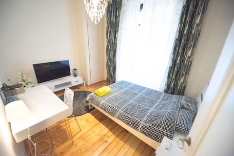 Popular Airbnb listing: CV59 Great apart Geneva center Plainpalais UniMail in Jonction