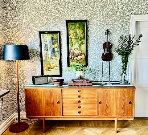 Successful Airbnb property: Large Apartment in house with View and Free parkin in Hisingen