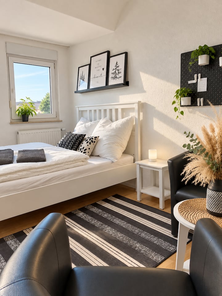 3 Schlafzimmer Mit Tv  Komfort Für Team & Familie - Neu-Ulm