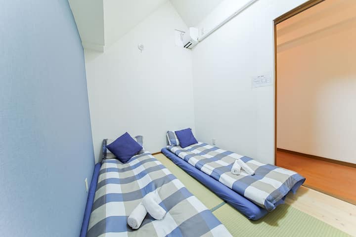 Dormitorio con ventana 2 colchón de tatami individual para 2 personas