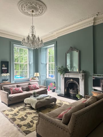 Exclusive Main door apartment