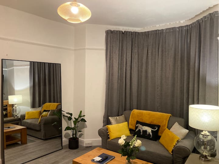 One Beautiful Bedroom Apartment. - Plymouth
