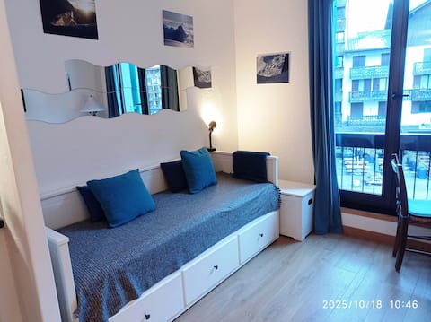 Popular Airbnb listing: Studio Agnes Chamonix centre, parking incl, wi-fi. in Chamonix Mont Blanc