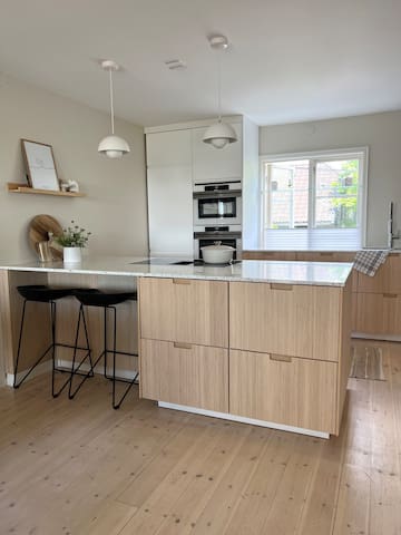 Hus med hage og utsikt sentralt på Ekeberg