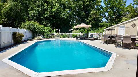HUGE 7-Bedroom Home!  Space for the whole family!