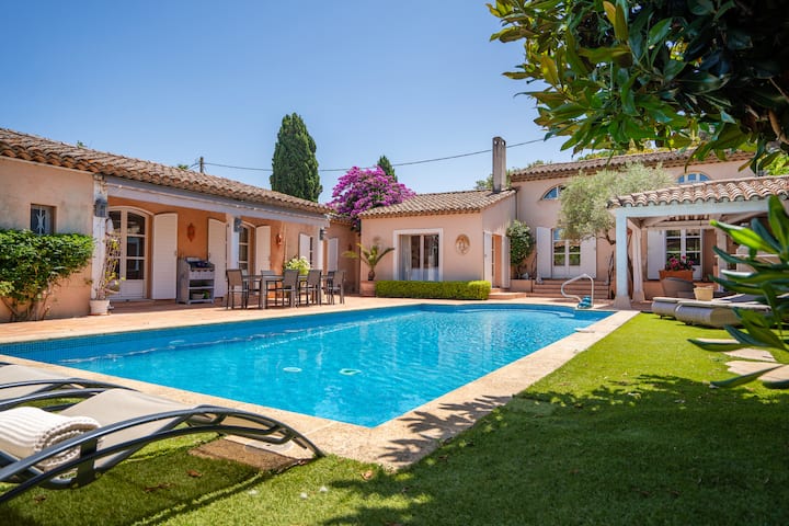 Villa Avec Piscine En Plein Centre De Saint-tropez - France