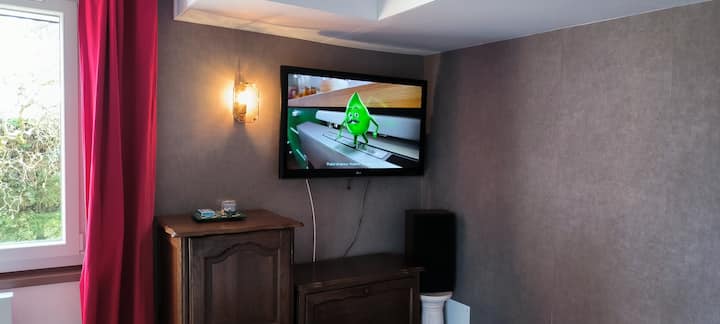 Replonges : F3 Entre A6 Et A40, Motards Bienvenus - Mâcon