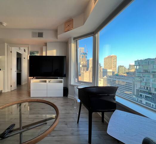 28th flr S View 2Bed/2FullBath, Kartell&Lumas Deco gallery image 2