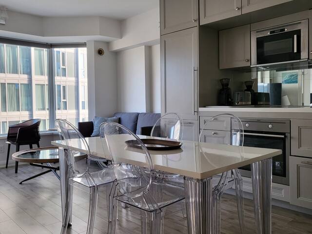 28th flr S View 2Bed/2FullBath, Kartell&Lumas Deco gallery image 5