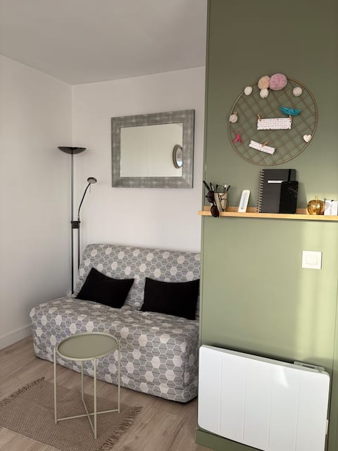 Top Airbnb: Cozy apartment with breathtaking views in Courseulles Sur Mer
