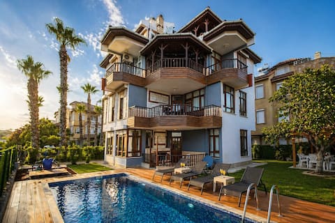 Luxury Villa for 8 People | Private Pool | 80 m to the Sea