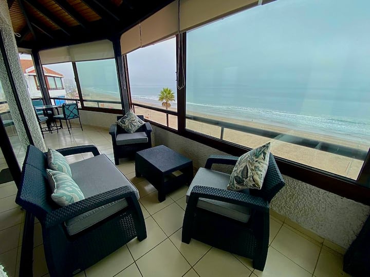 Spacious oceanfront apartment, La Serena.
