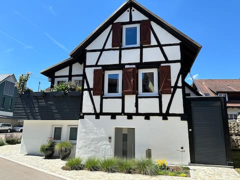 Cozy cottage in the town center