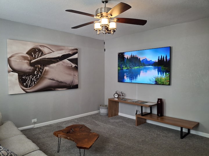 75"tvfenced Downtowngarageofficespace - Eau Claire, WI