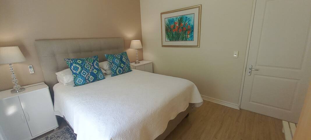 Luxury Home with solar power. Somerset West gallery image 4