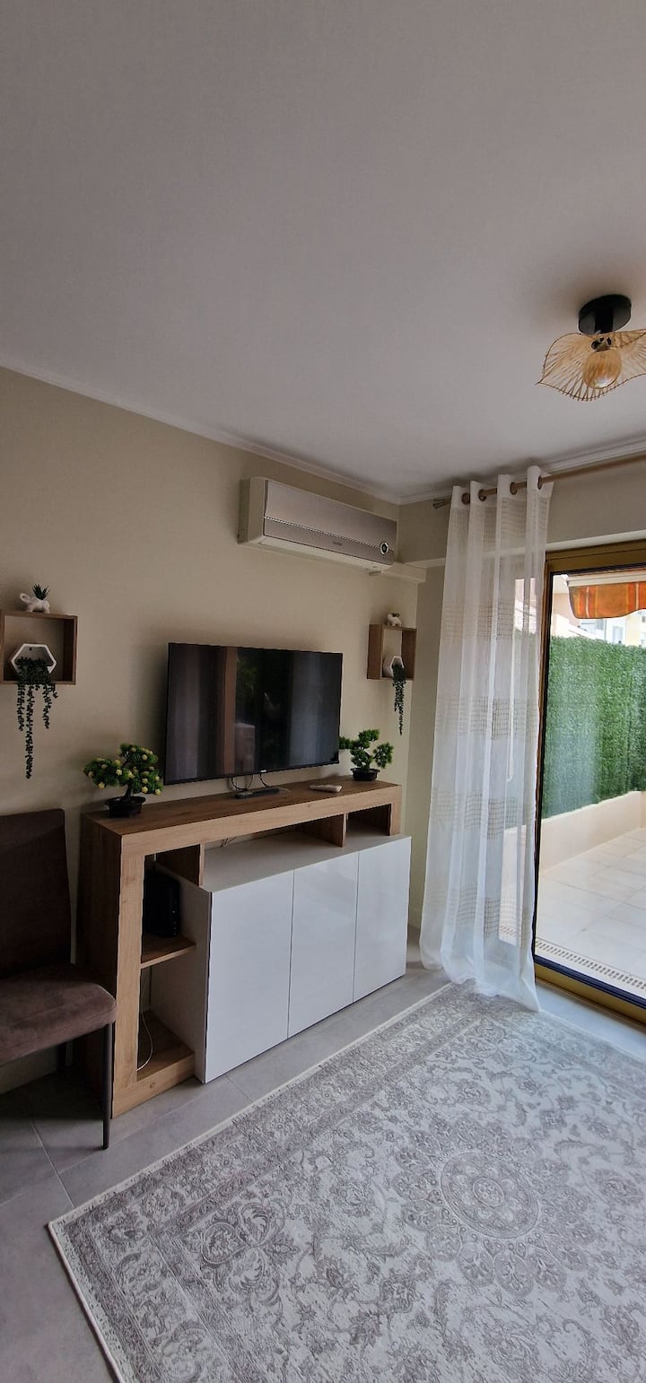 Studio 21m  Renove,  Avec Grande Terrasse De 23m - Juan-les-Pins