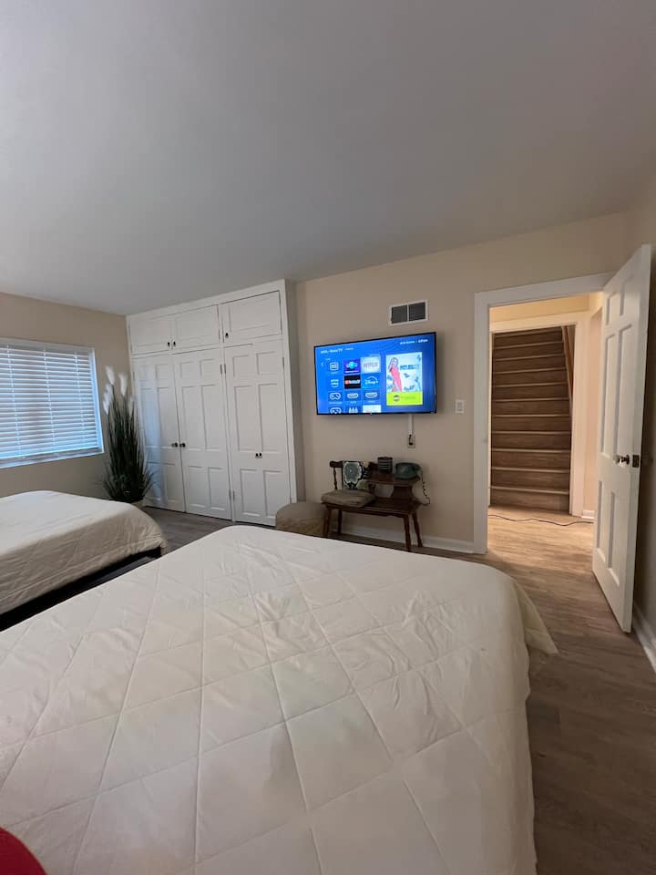 שתי קווינס וטלוויזיה חכמה!