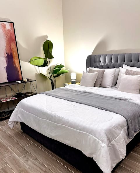 Spacious room • Self check-in • Daily/Monthly