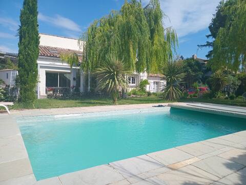 Villa with swimming pool and jaccuzi