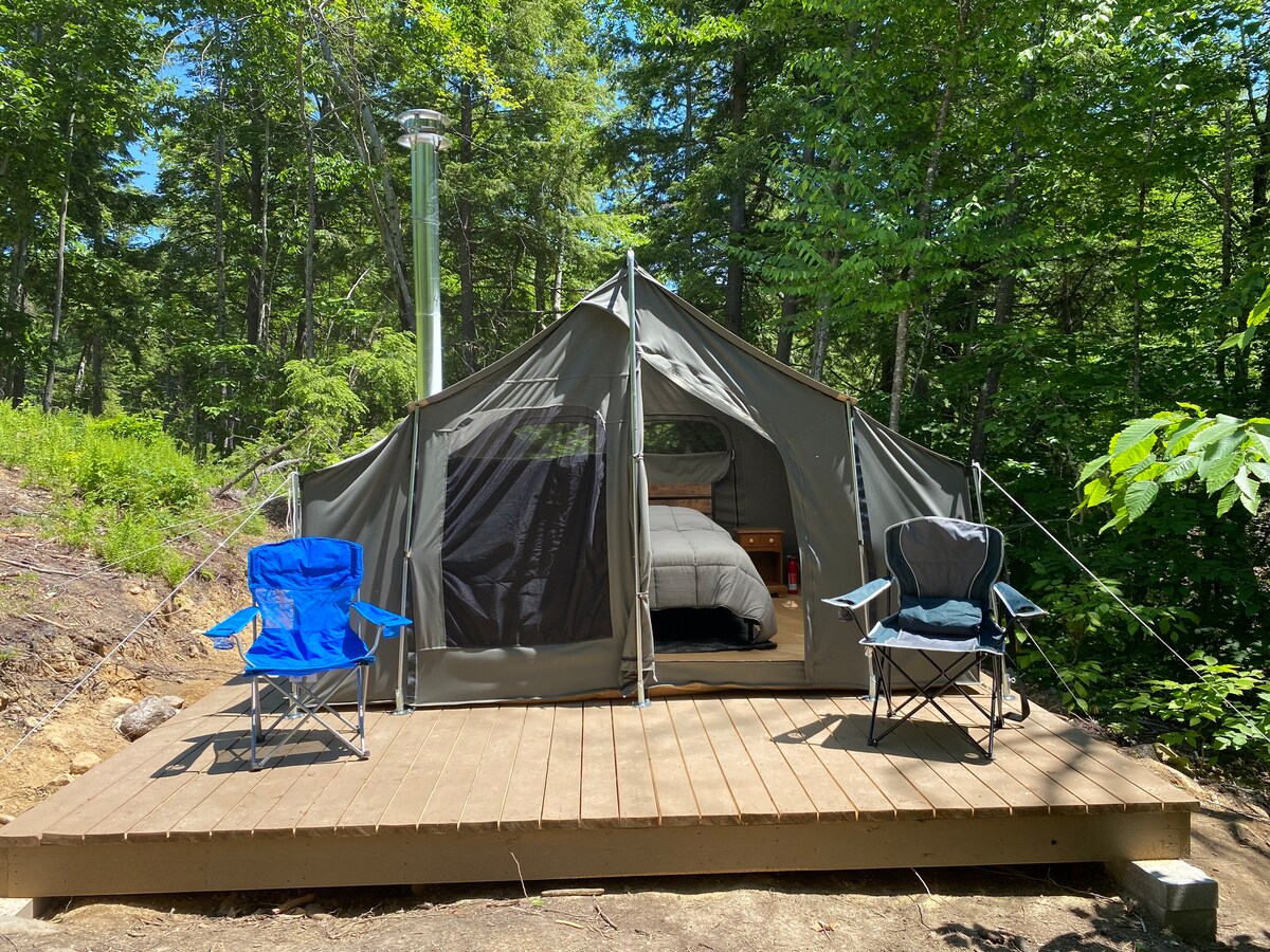 Tenda de luxo em New Hampshire Tail Tuckaway Acampamentos para