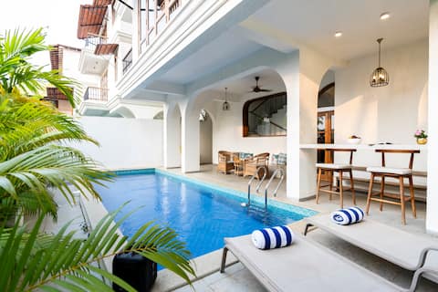 Staymaster Stardust |6BHK for Big Groups | Vagator