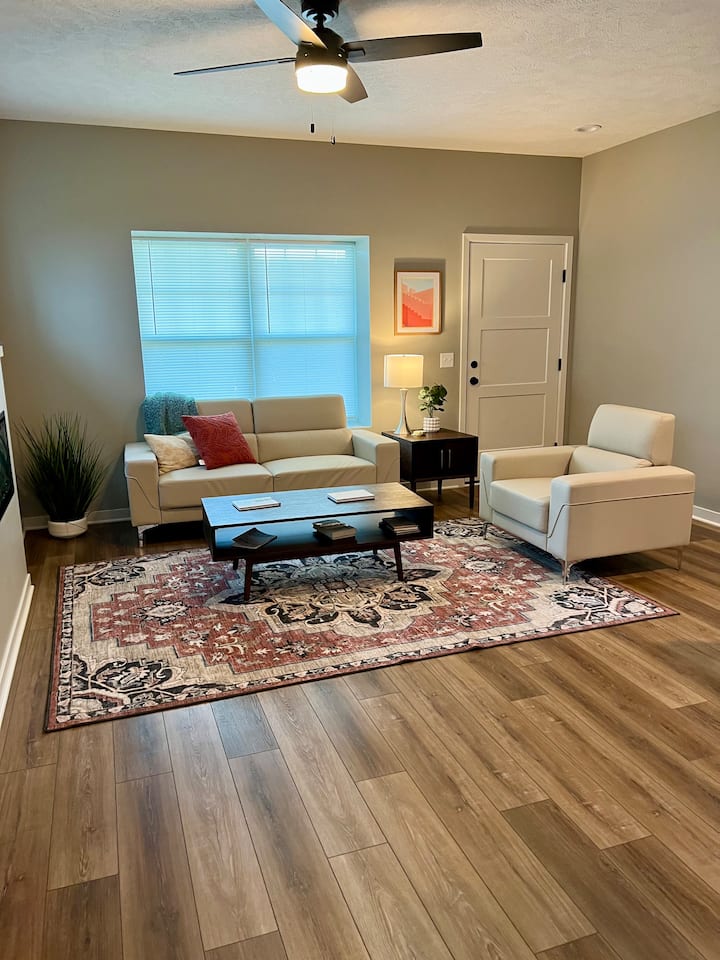 Park Avenue Townhome - Lake Manawa State Park, Council Bluffs