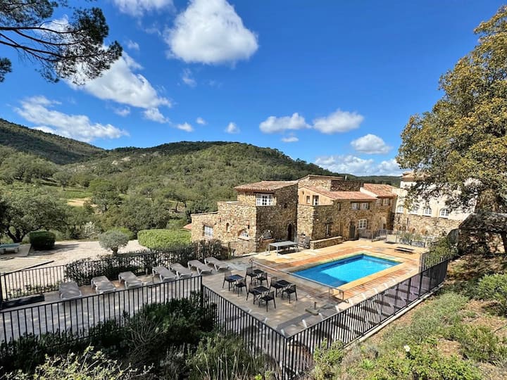 Gîte Joliment Aménagé Sur Un Petit Domaine - Côte d'Azur