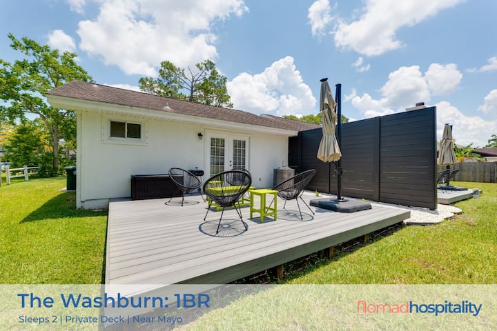 Be A Nomad | King Bedroom Near Mayo | Private Deck - Jacksonville, FL