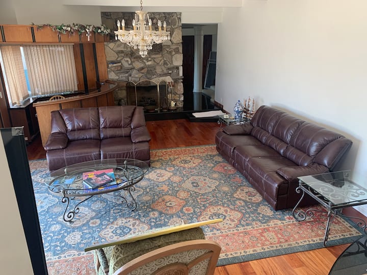Luxury Pool Home In The Hills Near Disney! 5b/5b - La Habra, CA