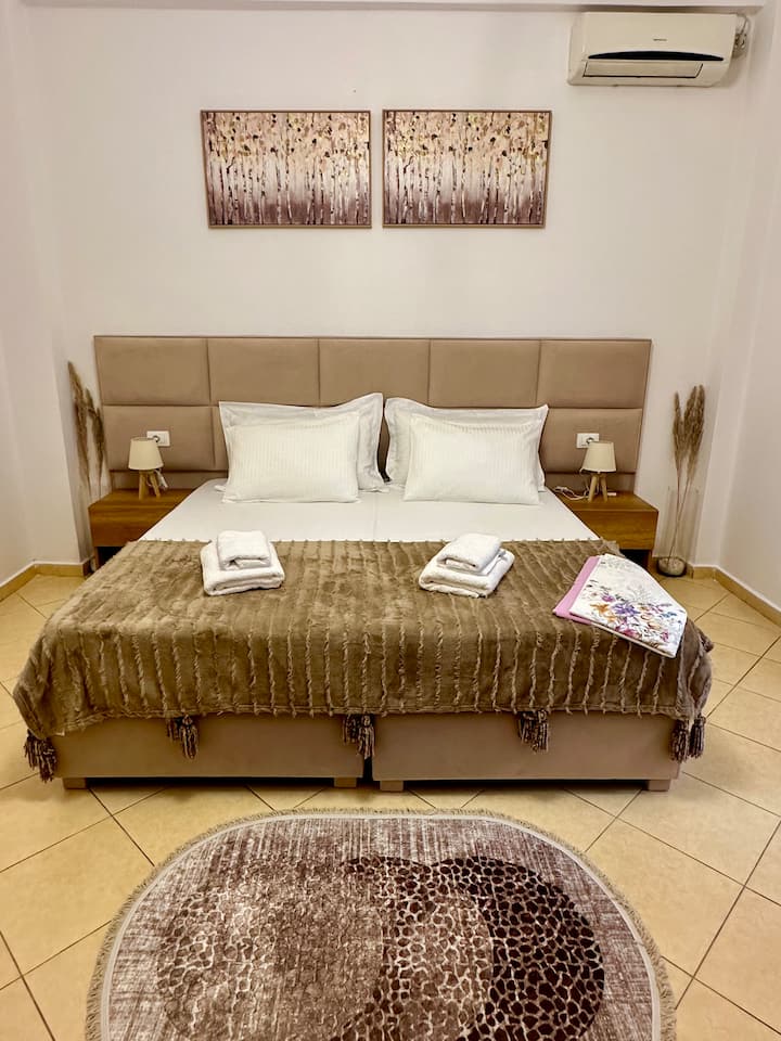 Lovely one-bedroom apartment with free parking