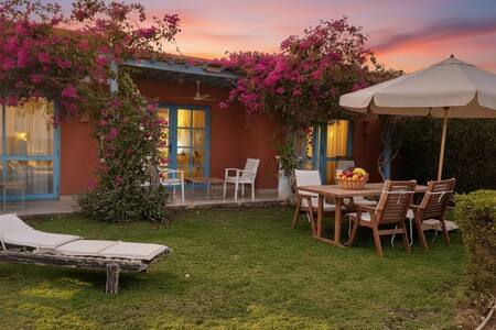 One bedroom villa sea view