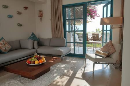 One bedroom villa sea view