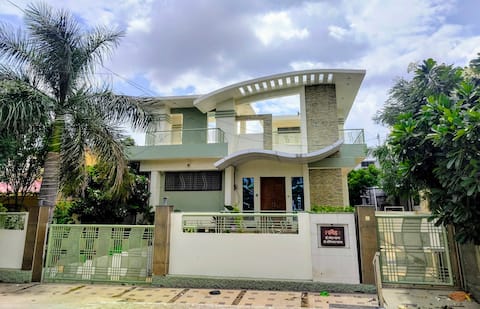 Private & Elegant 3BHK Villa 10mins from Bus stand