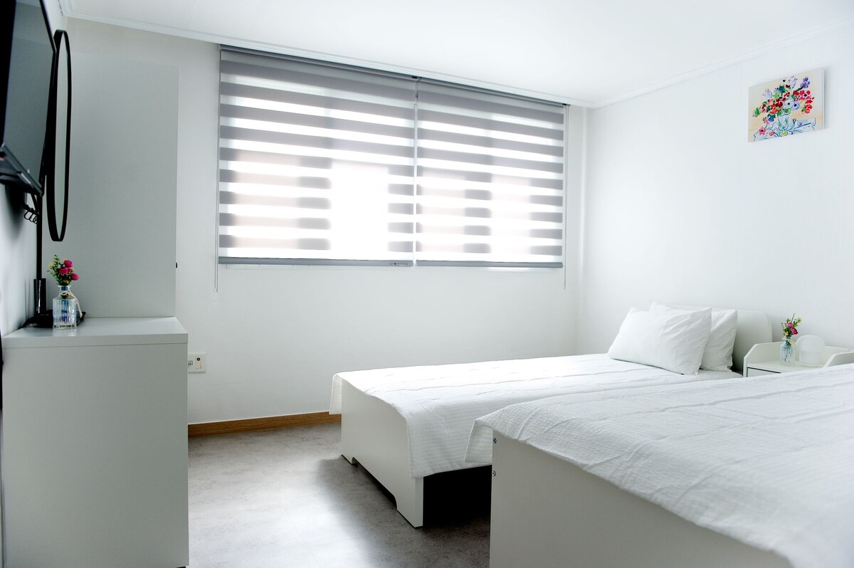 Volim sunčevu svjetlost. Možete čak i pobjeći od sunca s okomitom roletnom.  